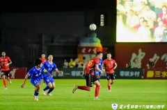 莱万拒沙特亿元年薪！37岁锋霸为欧冠梦坚守巴萨，金钱难撼赤子心